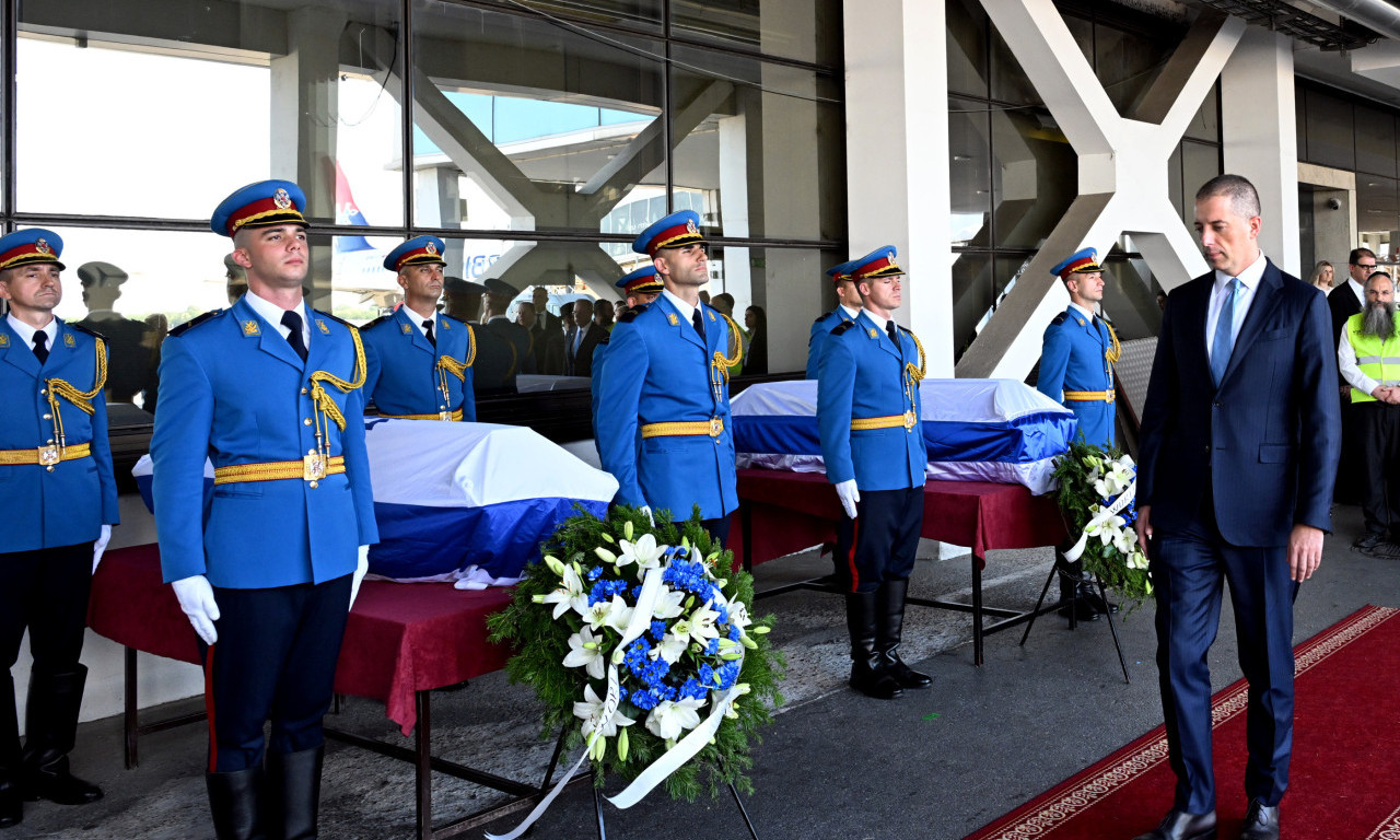 SVEČANI ISPRAĆAJ SA BEOGRADSKOG AERODROMA: Zemni ostaci predaka Teodora Hercla ispraćeni za Jerusalim