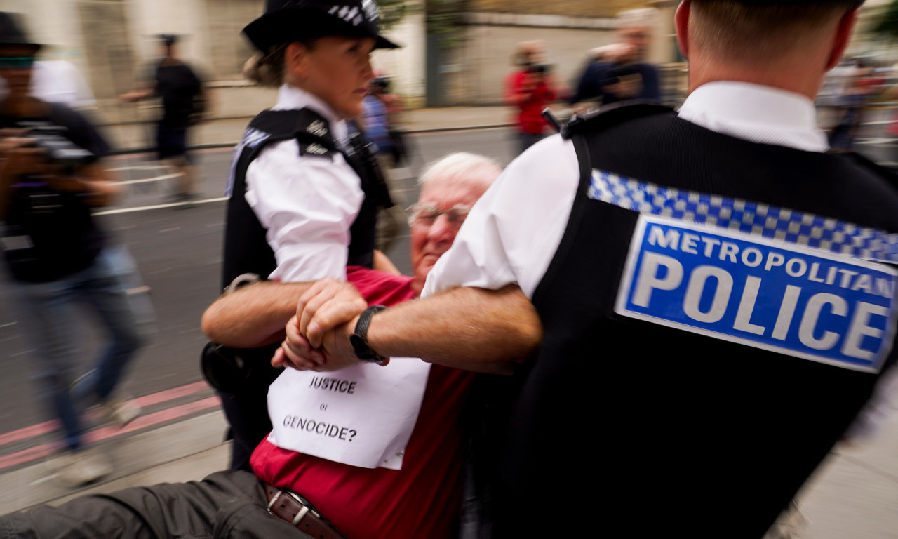 IZDAJA U LONDONU: Desetine ljudi uhapšene zbog davanja podrške Palestinskoj akciji