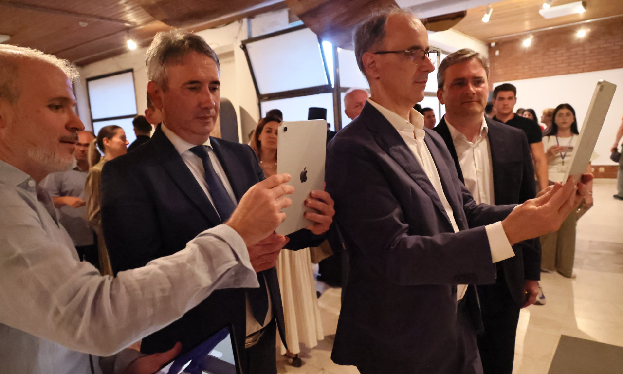 PREMIJER MACUT OTVORIO IZLOŽBU: "Srpski srednjovekovni spomenici u opasnosti" u Vranju