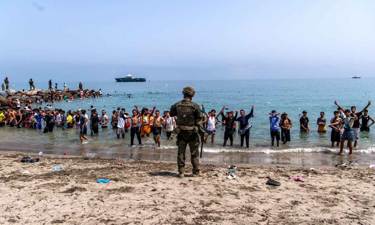 TRAGEDIJA KAKVA SE NE PAMTI: Više od 57 migranata poginulo pokušavajući da se probije do Seute! Strahuje se da broj žrtava nije konačan! (FOTO)