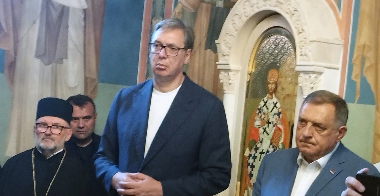 VUČIĆ I DODIK U POSETI MANASTIRU RMANJ: Jasna poruka predsednika - "Ne postoje Srbijanci, bosanski ili hrvatski Srbi, mi smo svi Srbi" (VIDEO)