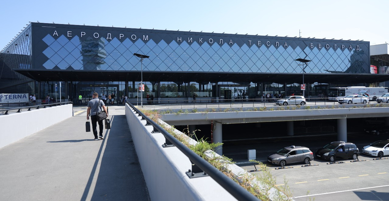 DA LI STE I VI JEDAN OD 1.036.685 PUTNIKA U JULU? Aerodrom "Nikola Tesla" obara rekorde i nudi čak 118 destinacija