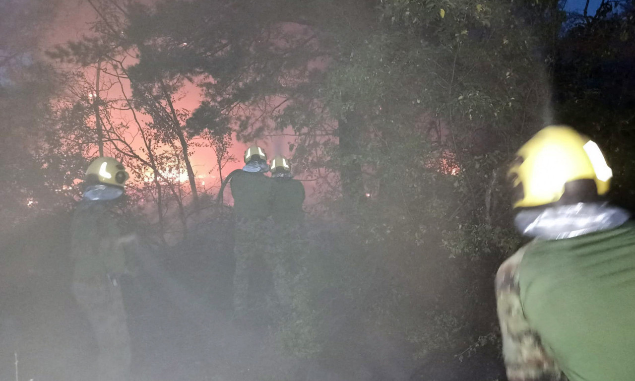 DIM SA DELIBLATSKE PEŠČARE STIGAO DO BEOGRADA! Vetar raznosi miris paljevine po celom gradu, ne može da se diše! (VIDEO)