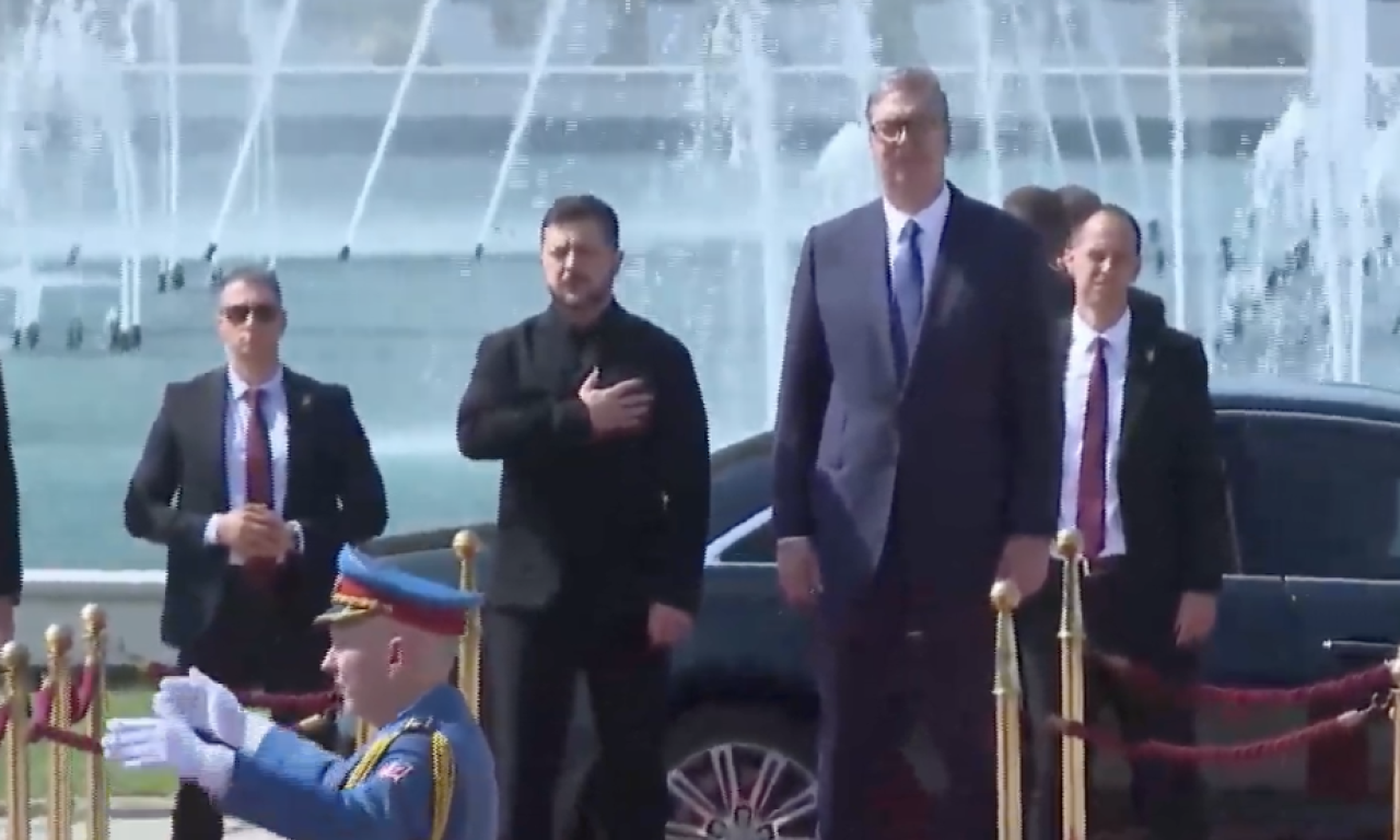 SVEČANI PRIJEM: Predsednik Vučić dočekao predsednika Ukrajine Zelenskog ispred Palate Srbija
