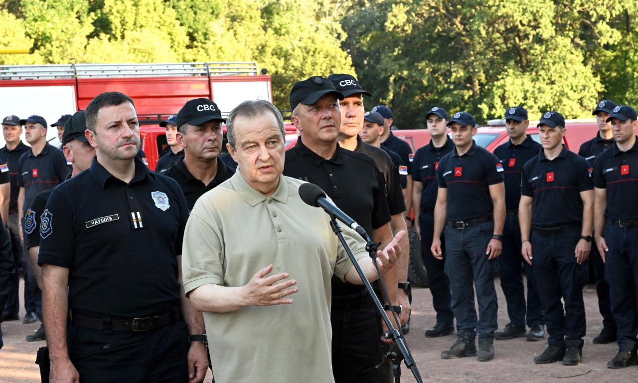 DOČEK HEROJA: Srpski vatrogasci-spasioci vratili se iz Francuske, Dačić:Vi ste ponos Srbije