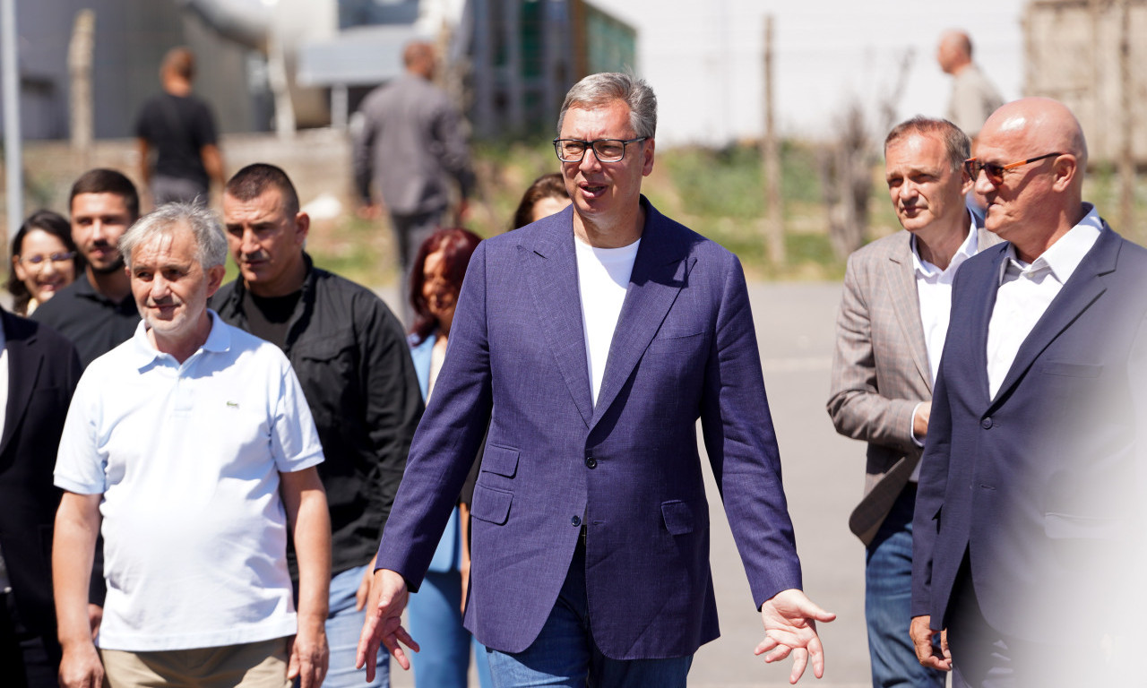 VUČIĆ KRENUO U OBI­LAZAK JUGOISTOKA SRBIJE: Predsednik obišao fabriku, razgovarao sa građanima i najavio važne projekte