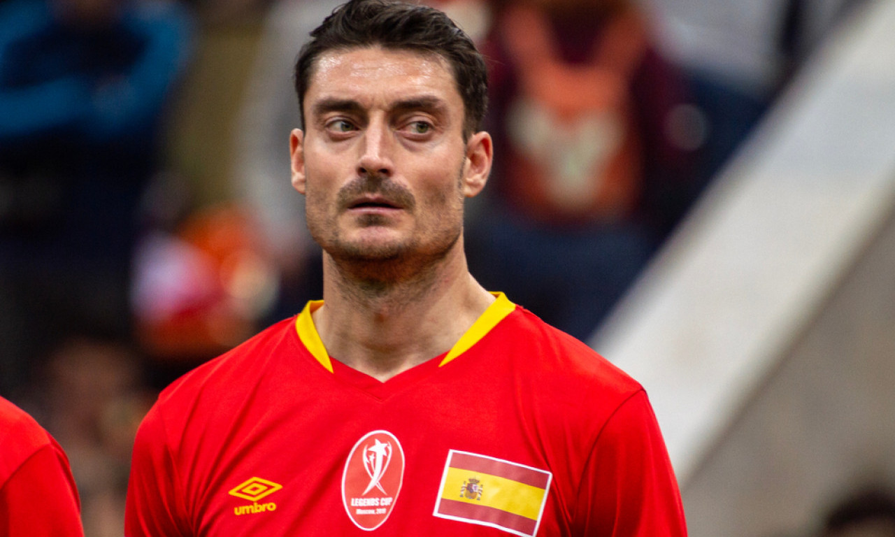 "CRVENO-BELI" NISU ŠTEDELI Evo koliko novca će Albert Rijera zarađivati u Zvezdi! Isplivali svi detalji ugovora!