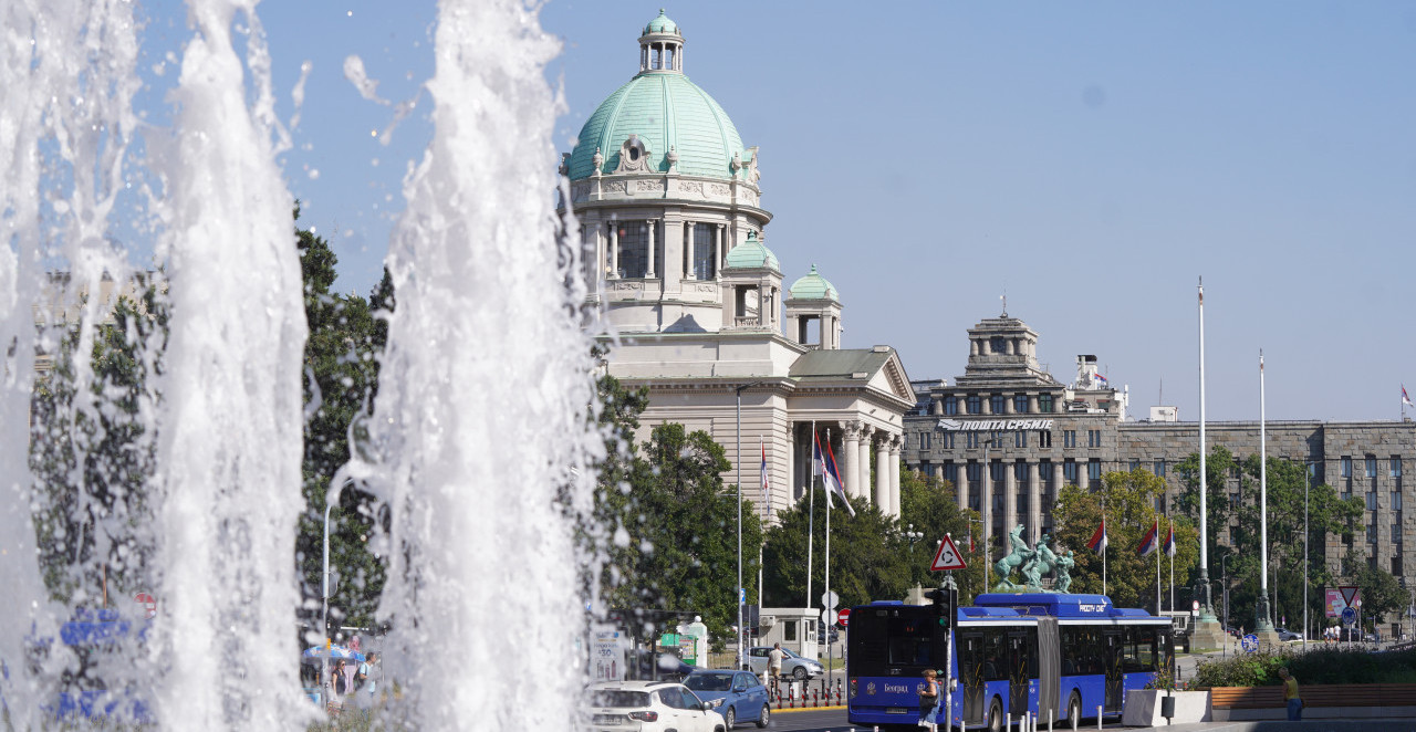 IDEALAN DAN ZA KUPANJE I ŠETNJU: U Srbiji pretežno sunčano i toplo vreme, temperature do 33 stepena! A evo šta nas očekuje za vikend!