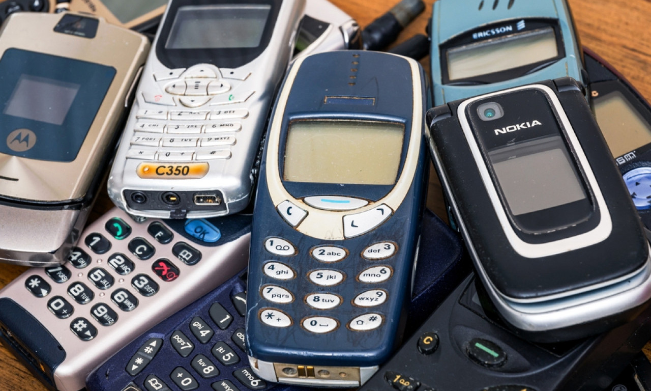 BRZO DO FIOKE! Možda vam leži novac u njoj, a da i ne znate! Ovi stari telefoni danas vrede brdo para!