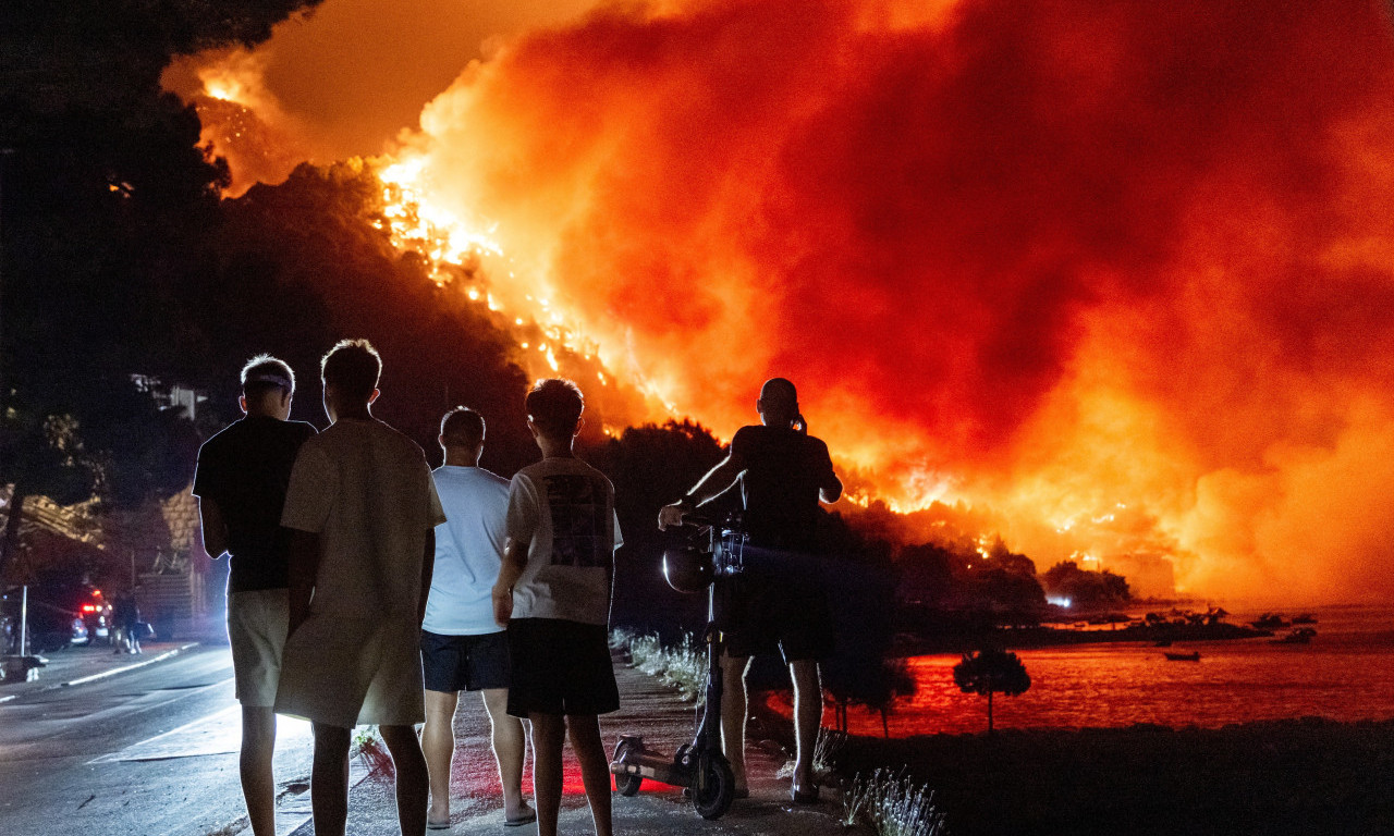 LEKARI SE BORE ZA ŽIVOTE POVREĐENIH U POŽARU U OMIŠU: Svi imaju teške opekotine! Najmlađa osoba ima samo 18 godina