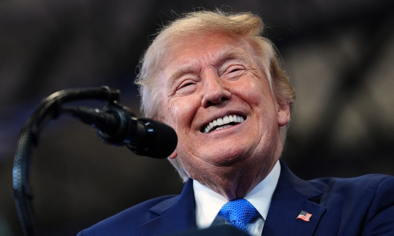 NA POMOLU NOVI SKANDAL: Tramp odlučio da prisvoji još jednu teritoriju koja mu ne pripada!