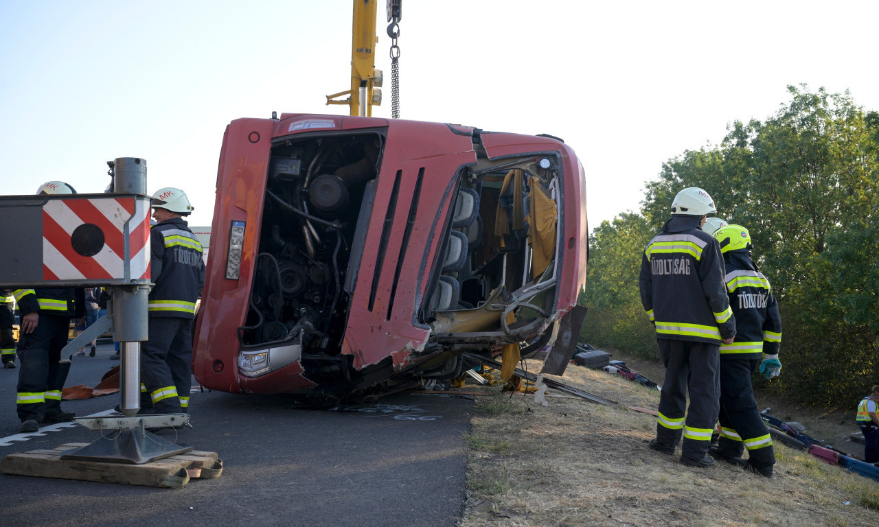 POLICIJA OBJAVILA UZROK UDESA TURISTIČKOG AUTOBUSA U MAĐARSKOJ! Poginulo 12 ljudi, najmanje deset povređenih