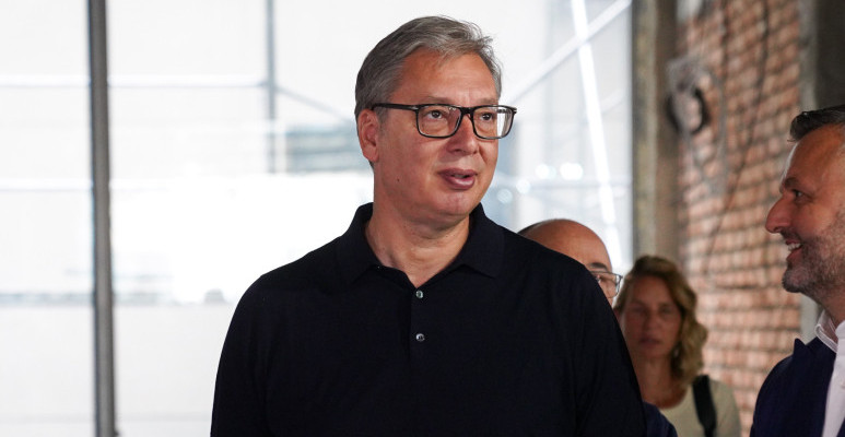 SPS IDE SAM NA IZBORE, VUČIĆ OTKRIO ŠTA TO ZNAČI ZA SNS "Nikakav to nije nož, to je sve politika"