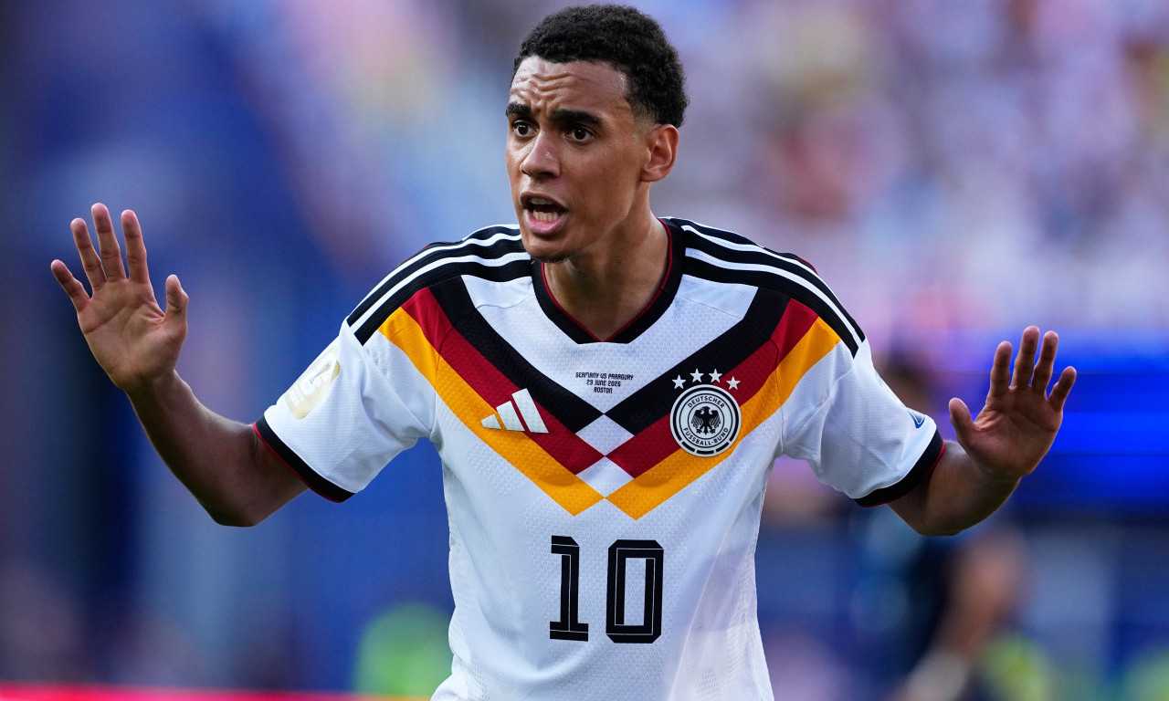 FUDBALER OTKRIO OD ČEGA BOLUJE: Oglasio se Musijala nakon što je dva puta u četiri dana izgubio svest na terenu! (VIDEO)