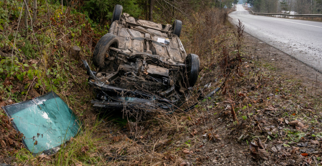 SEO PIJAN ZA VOLAN, PA NAPRAVIO KARAMBOL: Jeziva scena na auto-putu ka aerodromu!