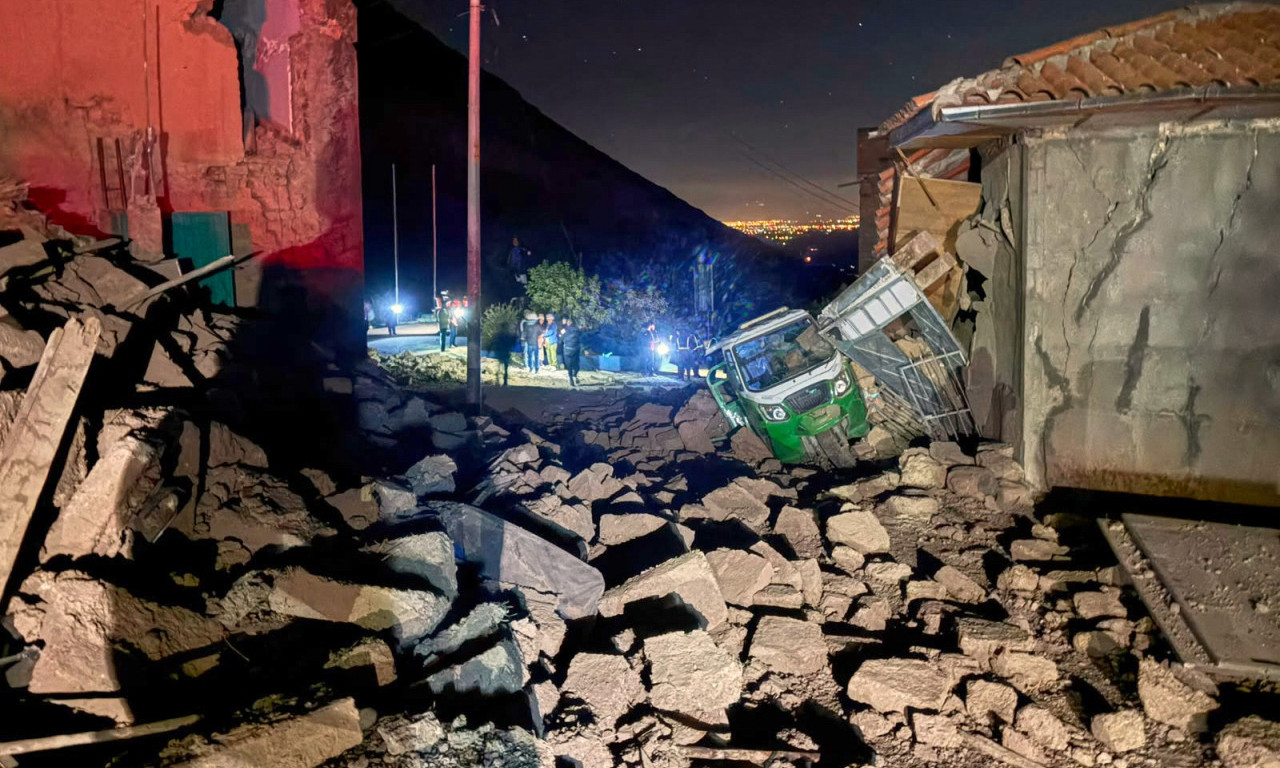 PANIKA NA ULICAMA PERUA: Snažan zemljotres od 7,2 stepena zatresao tlo, ljuljale se zgrade, deca u panici vrištala i bežala! (VIDEO)