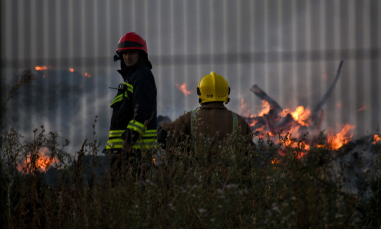 DRAMA U MALOJ IVANČI: Starica (89) zapalila komšijino imanje! Žena zadobila opekotine!