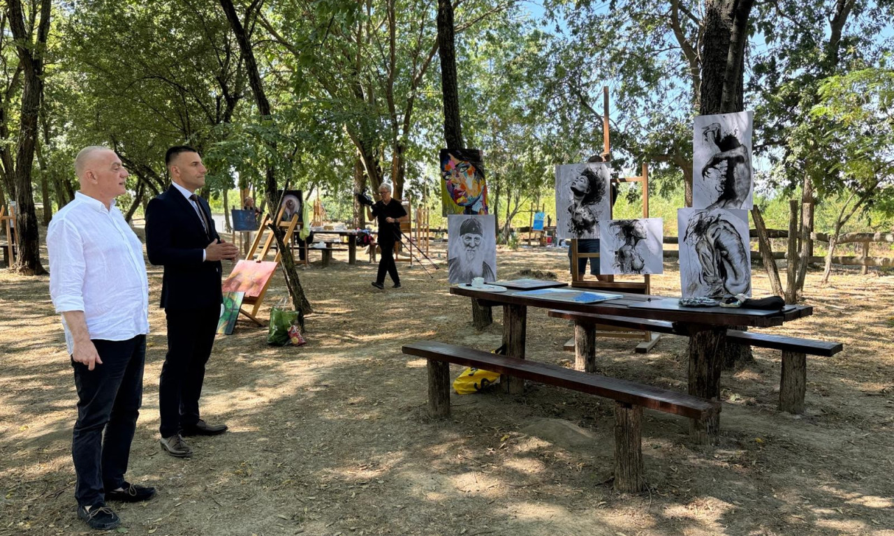 DELA STVARALI SLIKARI I OSUĐENICI: Nenad Vujić posetio 31. likovnu koloniju KPZ u Somboru