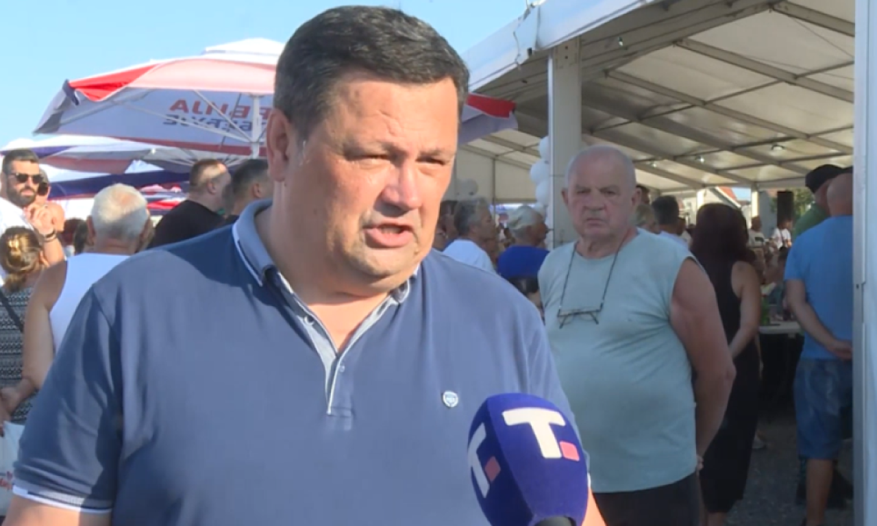 PREDSEDNIK OPŠTINE ZEMUN RAZGOVARAO SA GRAĐANIMA: Za nekoliko dana kreće izgradnja Doma zdravlja u Batajnici
