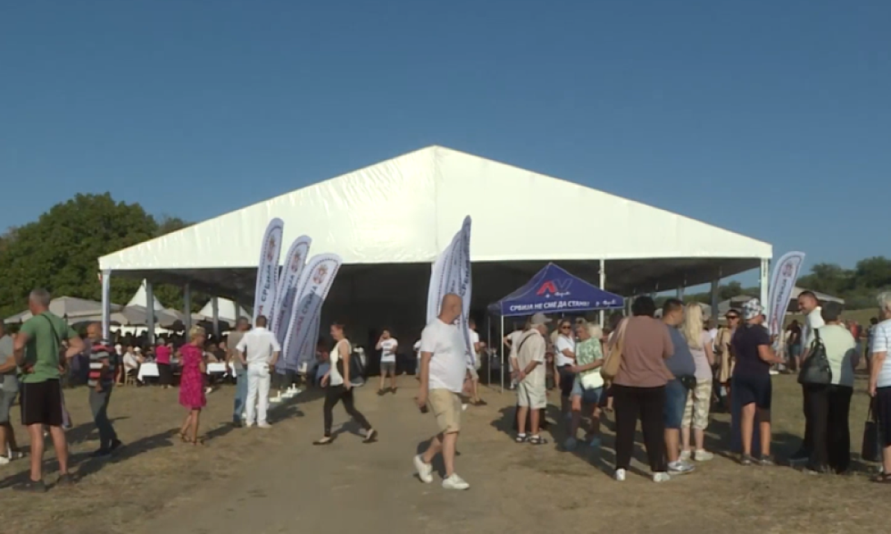ZAJEDNO SMO JAČI: U Krnjači održan skup građana na kojem su se družili i razgovarali o problemima