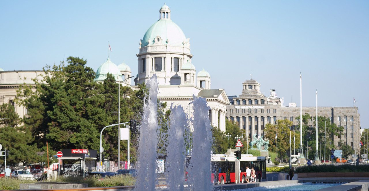 VRUĆINE SE NE PREDAJU U Srbiji danas promenljivo oblačno, ali i dalje toplo, temperatura do 34 stepena!