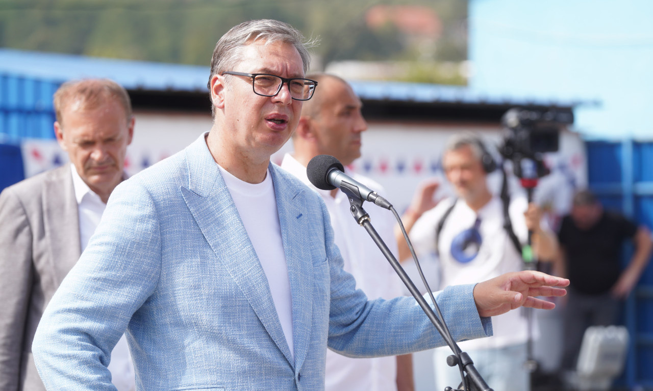 VUČIĆ U MAČVANSKOM OKRUGU: "Sutra otvaramo fabriku robota, u nedelju 30 kilometara Dunavskog koridora"