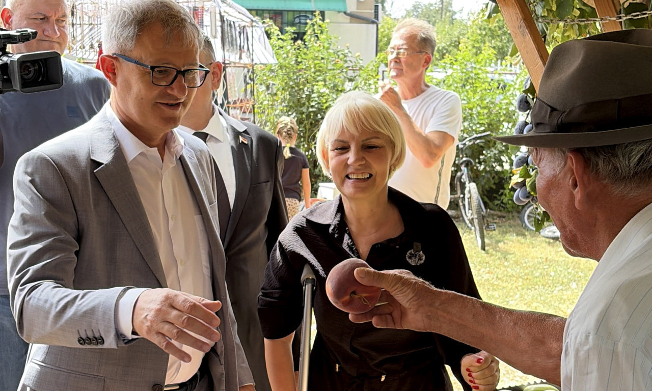 POSETA MINISTRA ZNAČAJNOJ MANIFESTACIJI: Glamočić na "Danima poljoprivrede i lova" u Drugovcu kod Smedereva