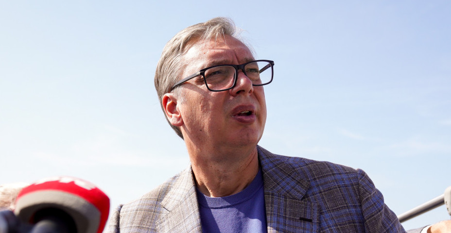 VUČIĆ SA GRAĐANIMA TOKOM OBILASKA ISTOČNE SRBIJE: "Mislim da su ljudi zadovoljni, ovaj put je veoma važan"