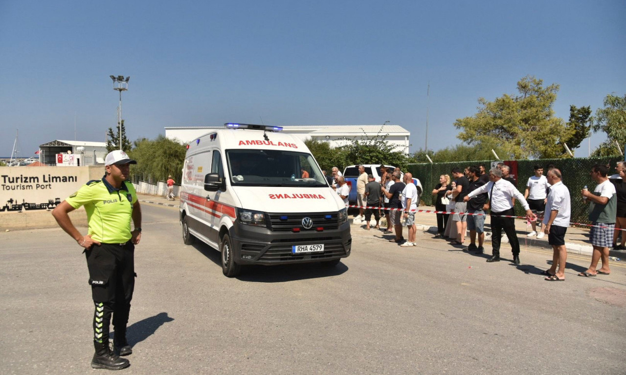 BROJE SE MRTVI U BRODOLOMU NA KIPRU: Izvlače se tela stradalih nakon prevrtanja trajekta! Traga se za nestalima! (FOTO)