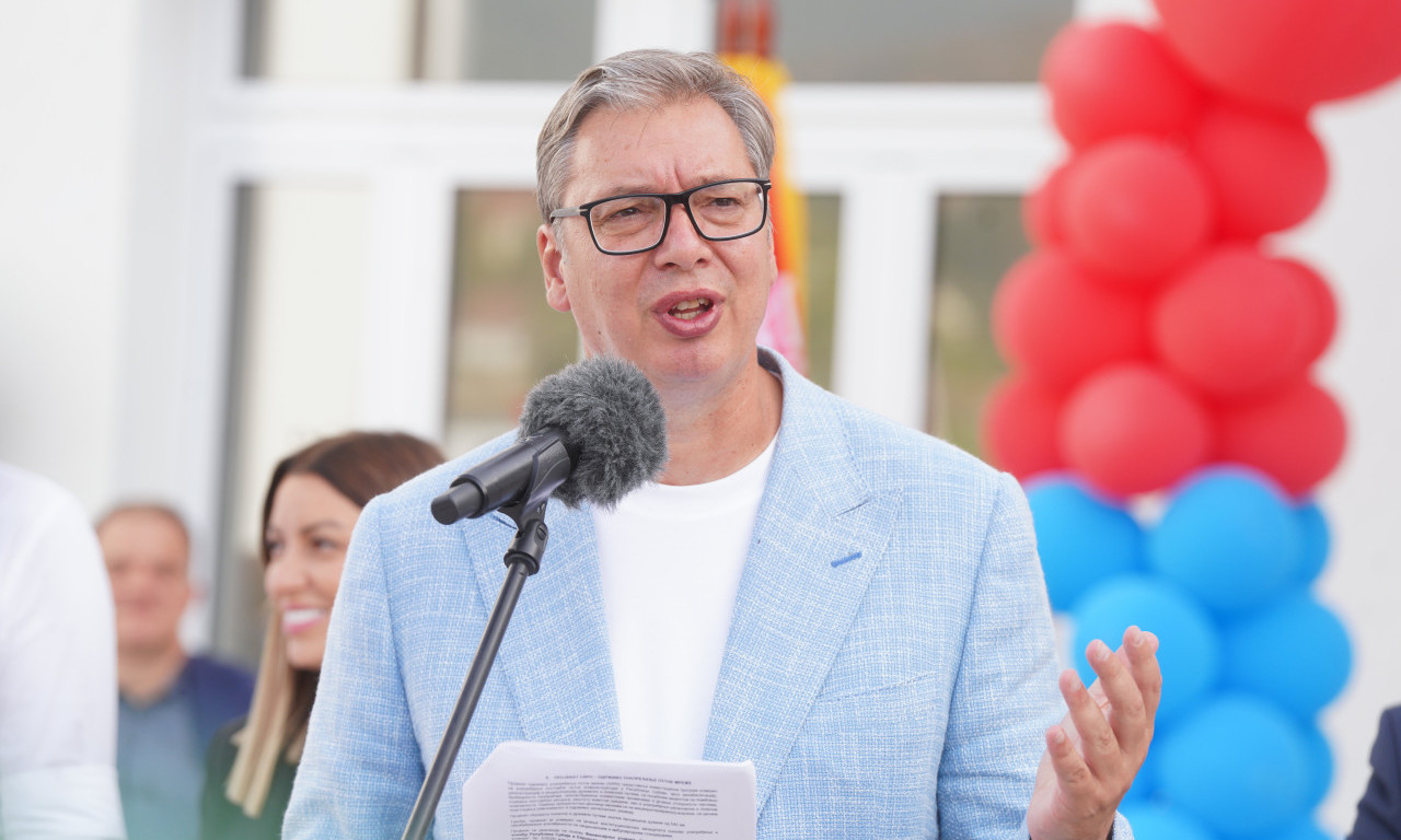 PREDSEDNIK U NOVOJ ULOZI: Vučić pokrenuo podkast! Otkrio kako će se zvati, a evo i koga će prvog ugostiti! (VIDEO)
