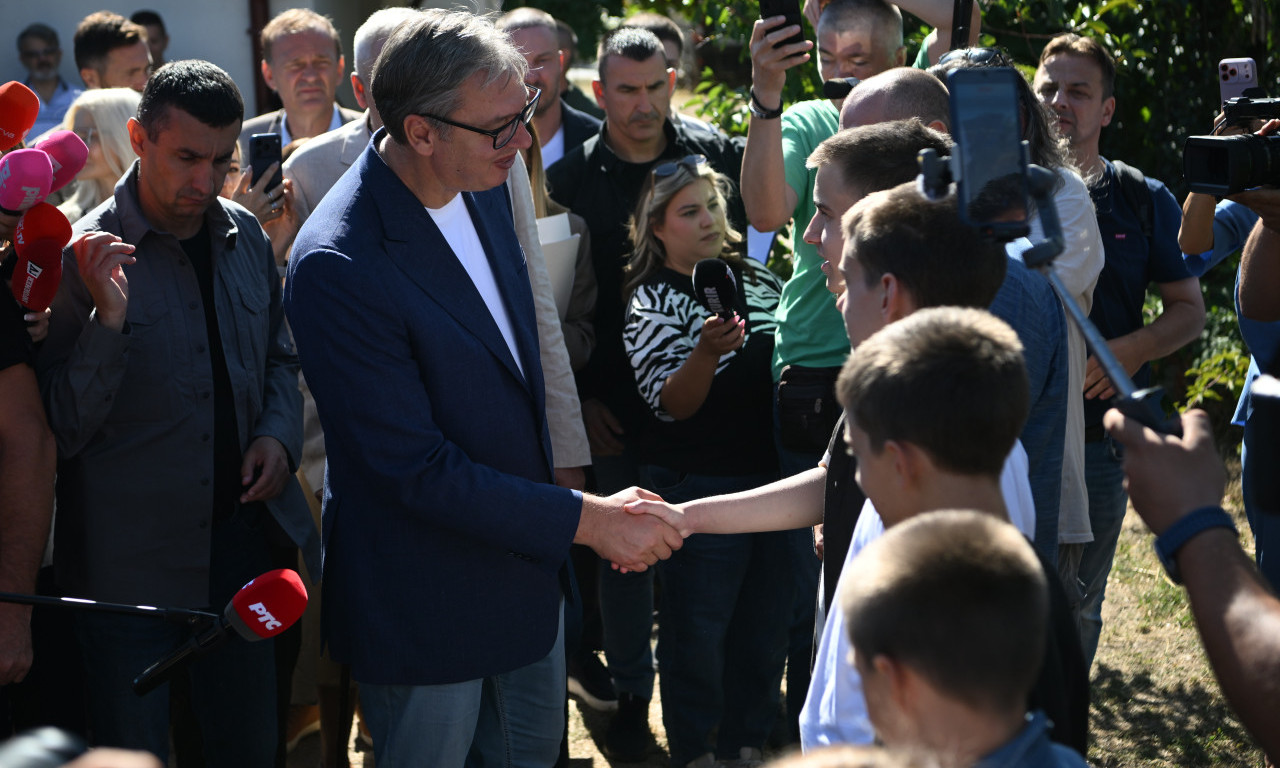 VUČIĆ TOKOM OBILASKA NAJAVIO VELIKA ULAGANJA U SUBOTICU, PA OTKRIO: Idem u Niš, da vidim baš šta će blokaderi da urade! (VIDEO)