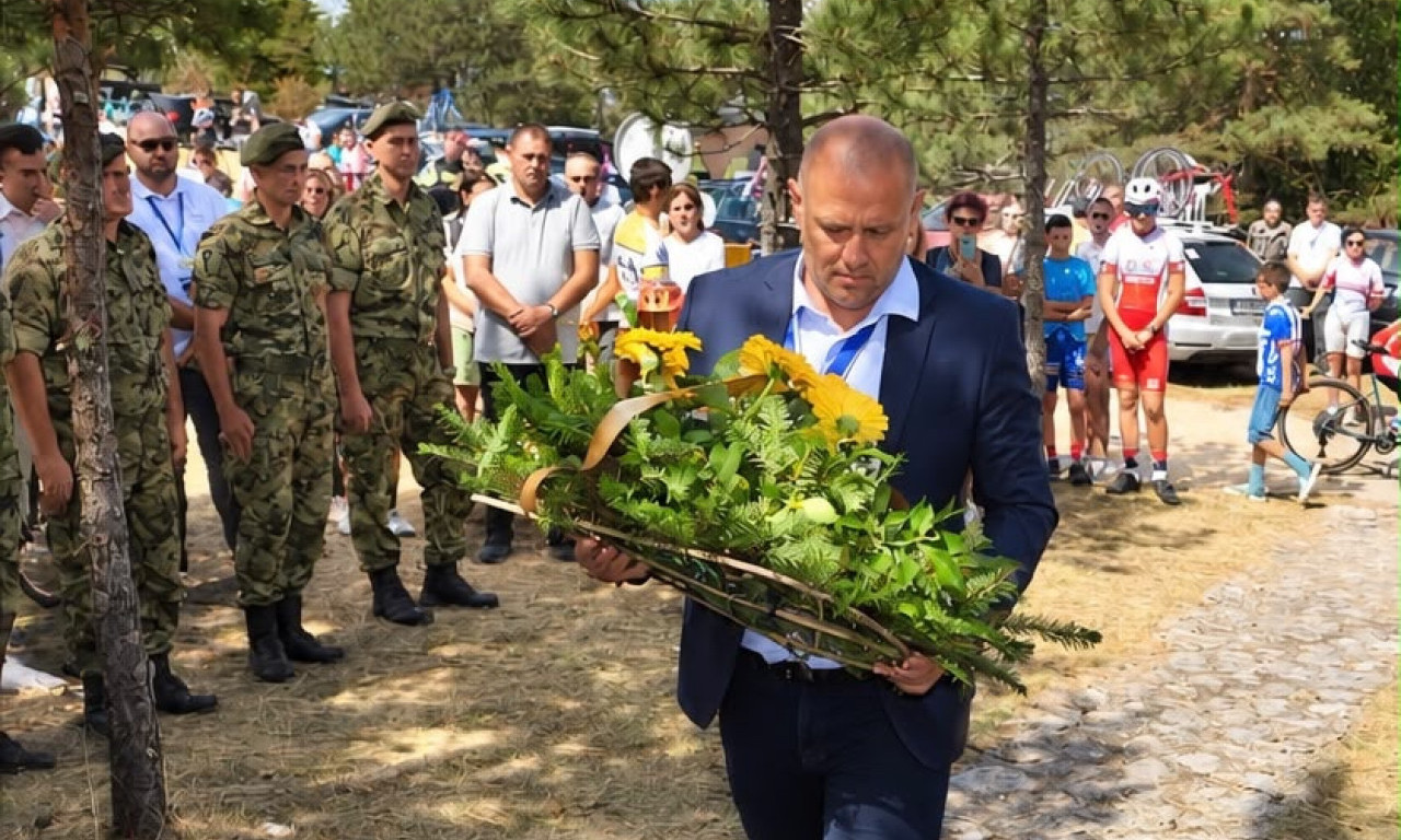 DRINA NIJE GRANICA Vladimir Kuvalja odao počast srpskim vojnicima stradalim u NATO bombardovanju
