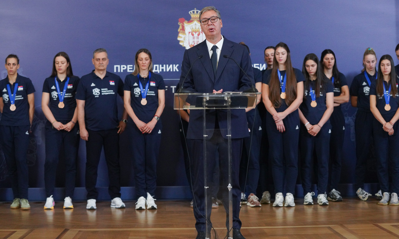"VI STE PONOS SRBIJE": Vučić ugostio odbojkašice Srbije koje su osvojile bronzanu medalju na Evropskom prvenstvu (VIDEO)