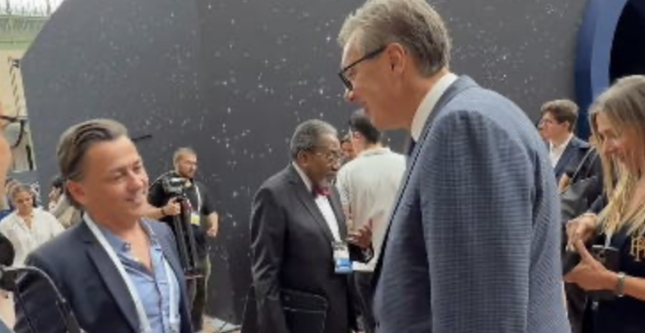 NIKOLA I MILENKO ZAUSTAVILI VUČIĆA USRED PARIZA: "Pripremio sam nešto što mi mama dala..." Pogledajte o čemu je reč (VIDEO)