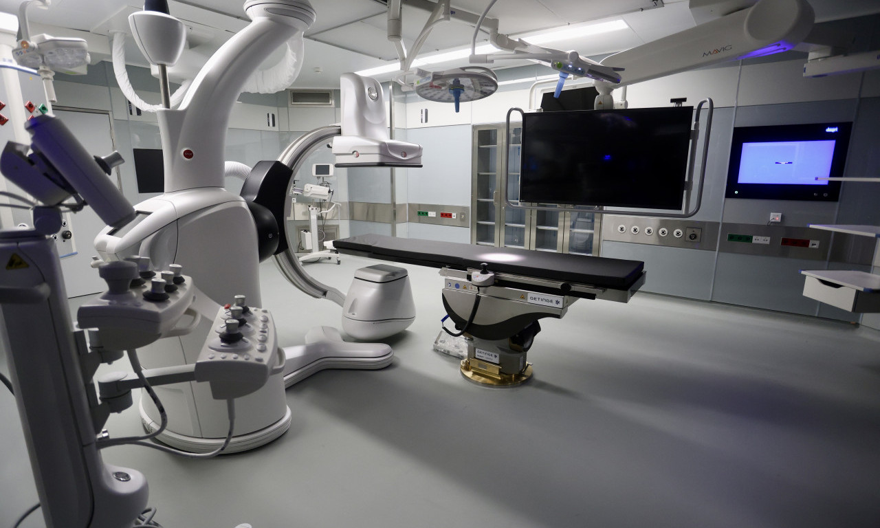 ZAVIRITE U NAJSAVREMENIJE SALE KOJE JE DOBIO KLINIČKI CENTAR SRBIJE Stižu pohvale iz inostranstva: Mi nemamo ovakve državne bolnice