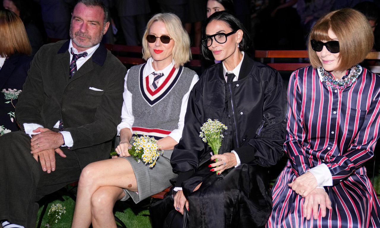 NIKADA JE NISMO VIDELI OVAKVU Demi Mur potpuno promenila izgled frizurom koja briše godine