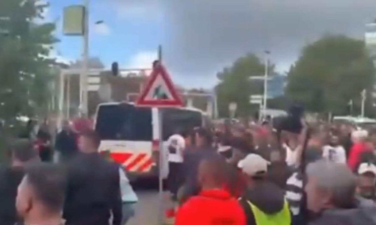 HAOS U HAGU POSLE IZRICANJA PRESUDE Pristalice OVK divljale po gradu: Policija upotrebila vodeni top! (VIDEO)