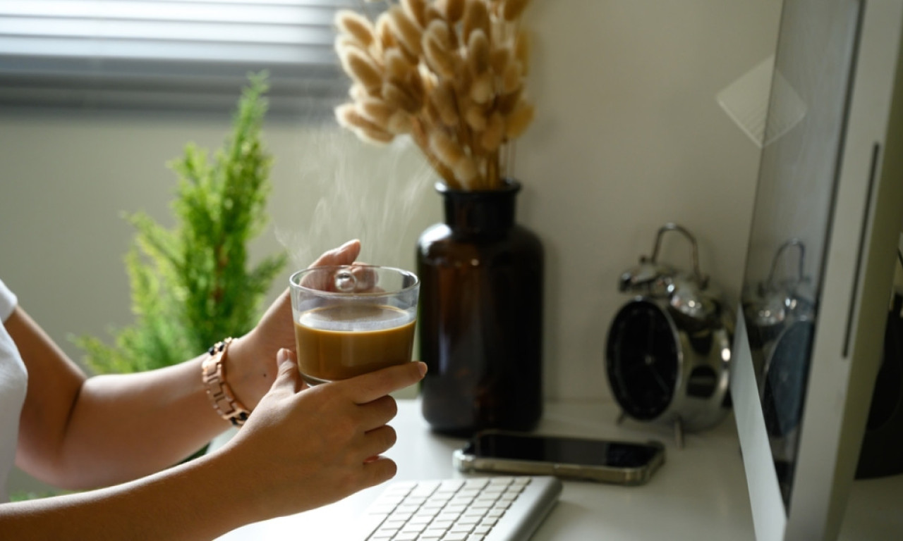 BUDITE OPREZNI: Ako pijete vrelu kafu ili čaj povećavate rizik da dobijete ovaj rak!