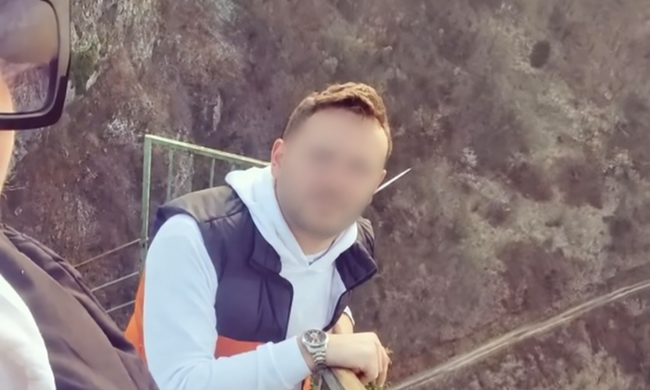 PEVAČ GORAN MAKSIMOVIĆ POGINUO U NESREĆI KOD ŠAPCA Automobil sleteo s puta, ima teško povređenih (FOTO)