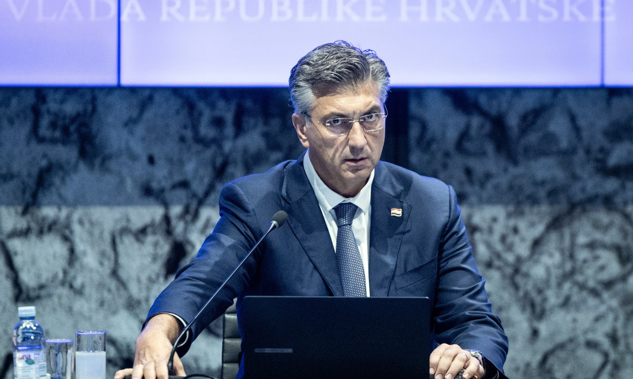 PLENKOVIĆ UDARIO NA SRBE PRED CELIM SVETOM Vučić pre toga rekao: "Da li je trebalo da sahranjujemo po pasjim grobljima?"