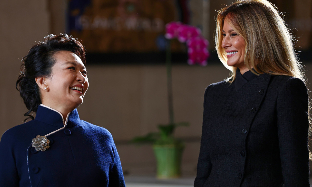 ČIJA JE MODNA PORUKA BILA GLASNIJA? Melanija Tramp i Peng Lijuan odmerile moć u tamnim tonovima (FOTO)