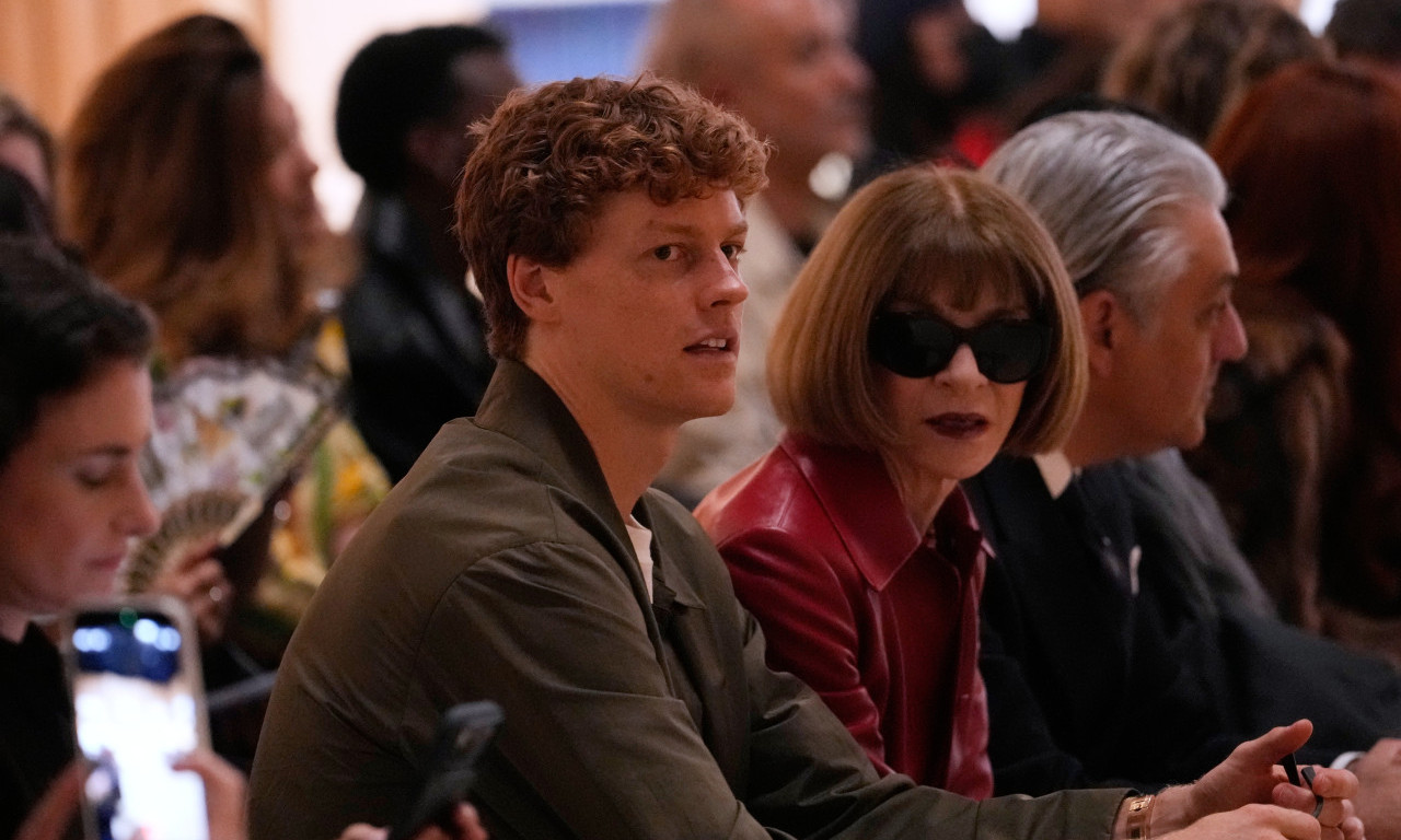 MODNA KUĆA GUČI PREDSTAVILA KOLEKCIJU ZA PROLEĆE 2027. U publici zajedno Janik Siner i Ana Vintur (FOTO)