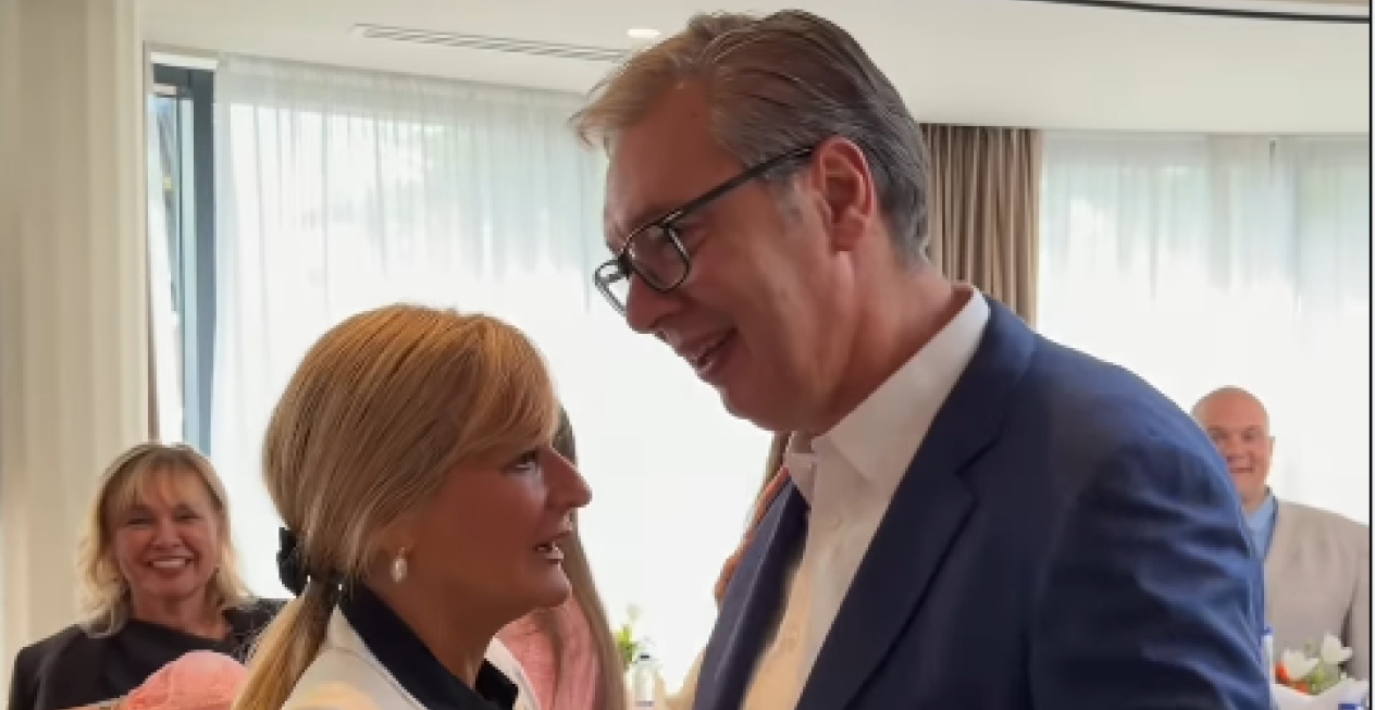 OPROŠTAJ UZ PLES Vučić organizovao koktel za zaposlene u Predsedništvu povodom završetka svog mandata (VIDEO)