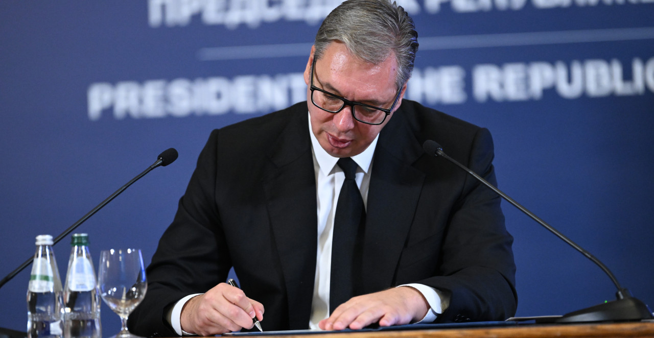 VUČIĆ PODNEO OSTAVKU NA MESTO PREDSEDNIKA SRBIJE! Otkrio kada su predsednički izbori! (FOTO/VIDEO)