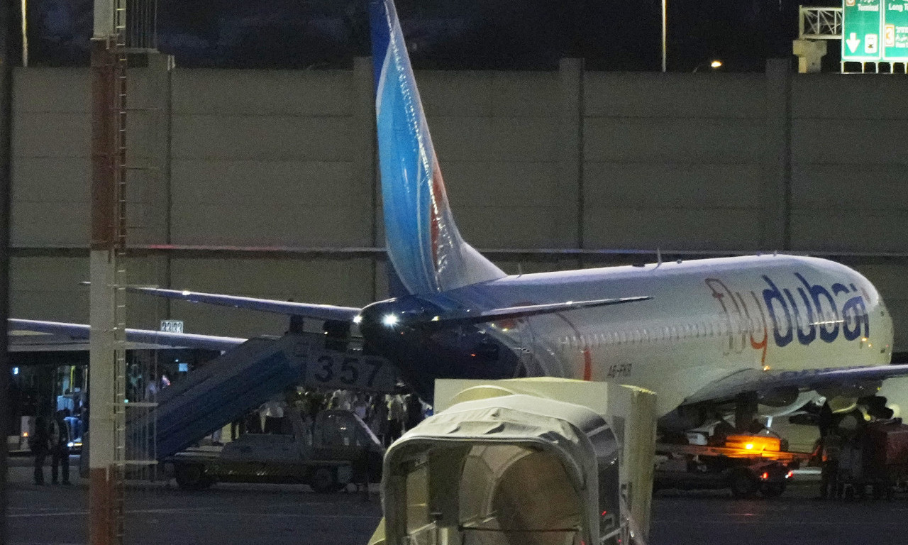 "BILA SAM SIGURNA DA ĆU UMRETI": Šta se zaista dešavalo u avionu Flydubaija dok su putnici pokušavali da spreče katastrofu