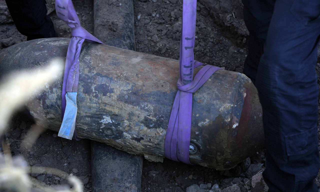 KRAJ DRAME U BEOGRADU! Na gradilištu uništena zaostala bomba iz Drugog svetskog rata (FOTO)