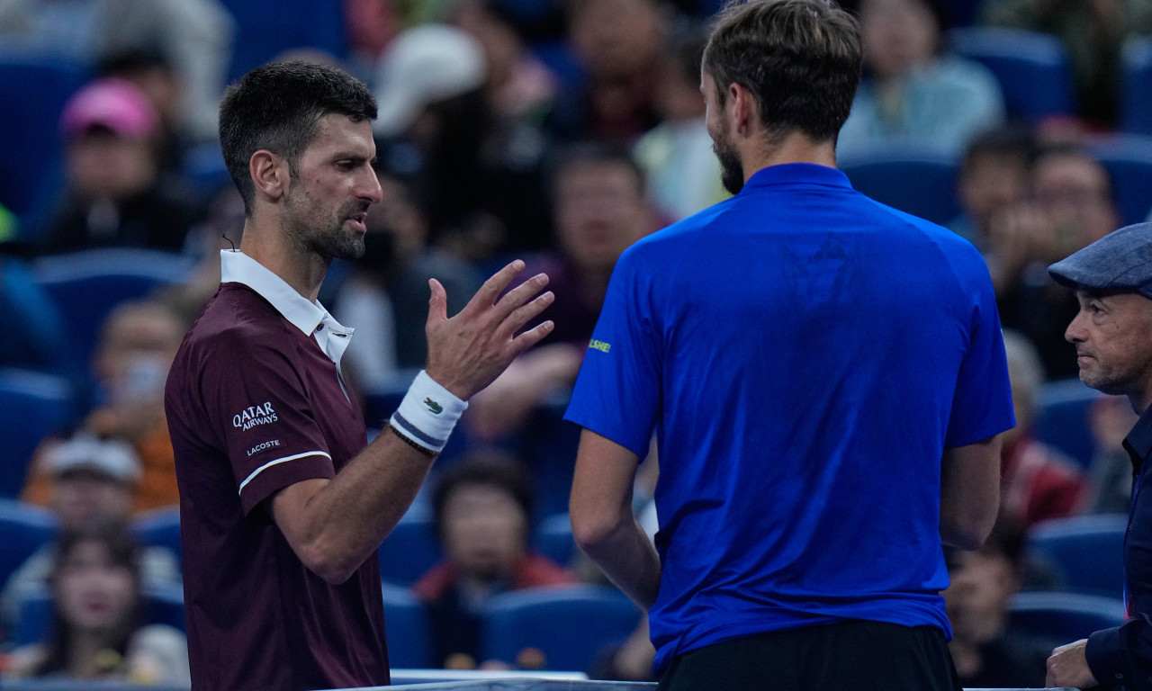 ŠOKIRAN SAM, ZNAM KAKO MU JE: Novak Đoković o diskvalifikaciji Medvedeva sa turnira u Pekingu!