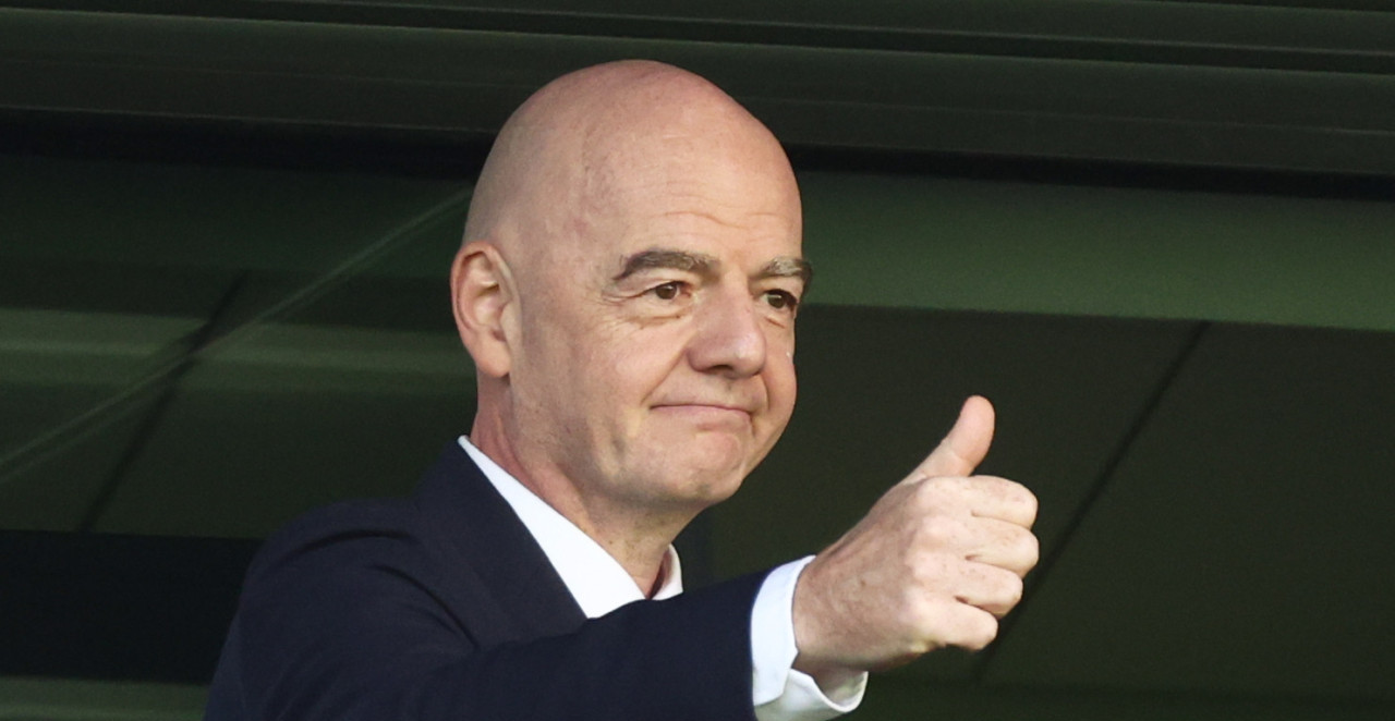 INFANTINO DOBIO OPASNOG RIVALA: Bivši fudbaler želi da bude novi predsednik FIFE!