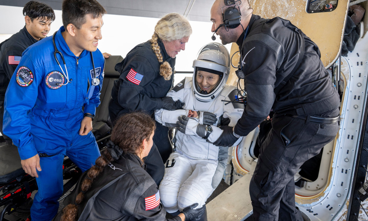 POSLE OSAM MESECI U KOSMOSU, FRANCUSKINJA KAŽE: "Pošaljite me nazad u svemir. Tamo gore je bilo mnogo lakše" (FOTO)