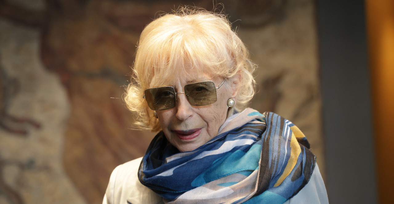 BRANKA PETRIĆ ZAVRŠILA U URGENTNOM! Pala na sceni - ima veliku povredu na licu (FOTO)
